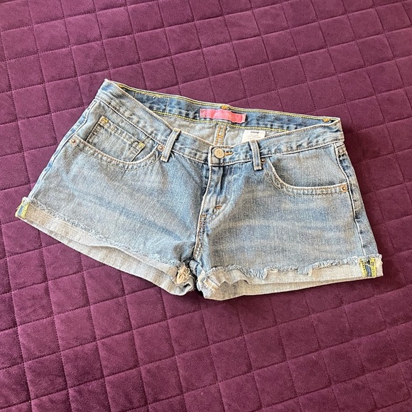 Vintage Levi's Women's Boyfriend Denim Shorts - Picture 4 of 5